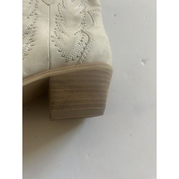 DOLCE VITA Point Toe Block Heel Fx Suede Western Ankle Booties Ivory Cream Sz 6 - Picture 13 of 13